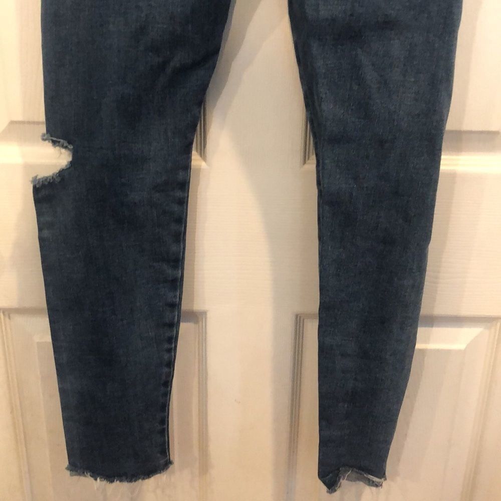 American Eagle Women’s 6 Short Distressed Curvy super high rise Jegging Jeans - Picture 9 of 16